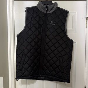 Realtree Black and Gray Quilted Vest